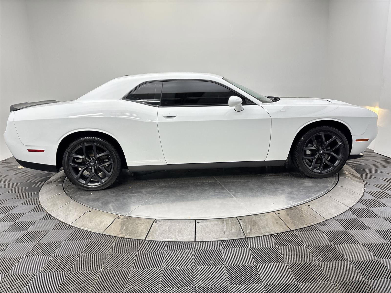 Used 2022 Dodge Challenger SXT w/ Blacktop Package image 17