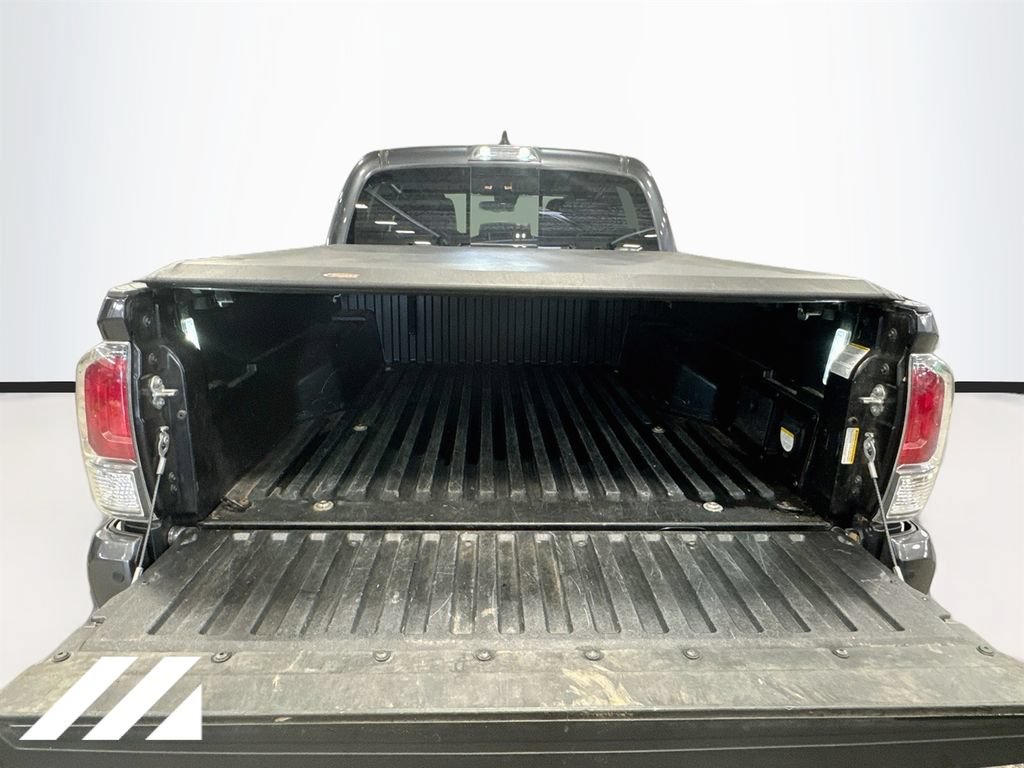 Used 2022 Toyota Tacoma TRD Off-Road w/ Technology Package AWD/4WD image 25