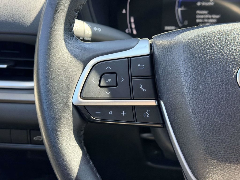 Certified 2025 Toyota Grand Highlander AWD image 9
