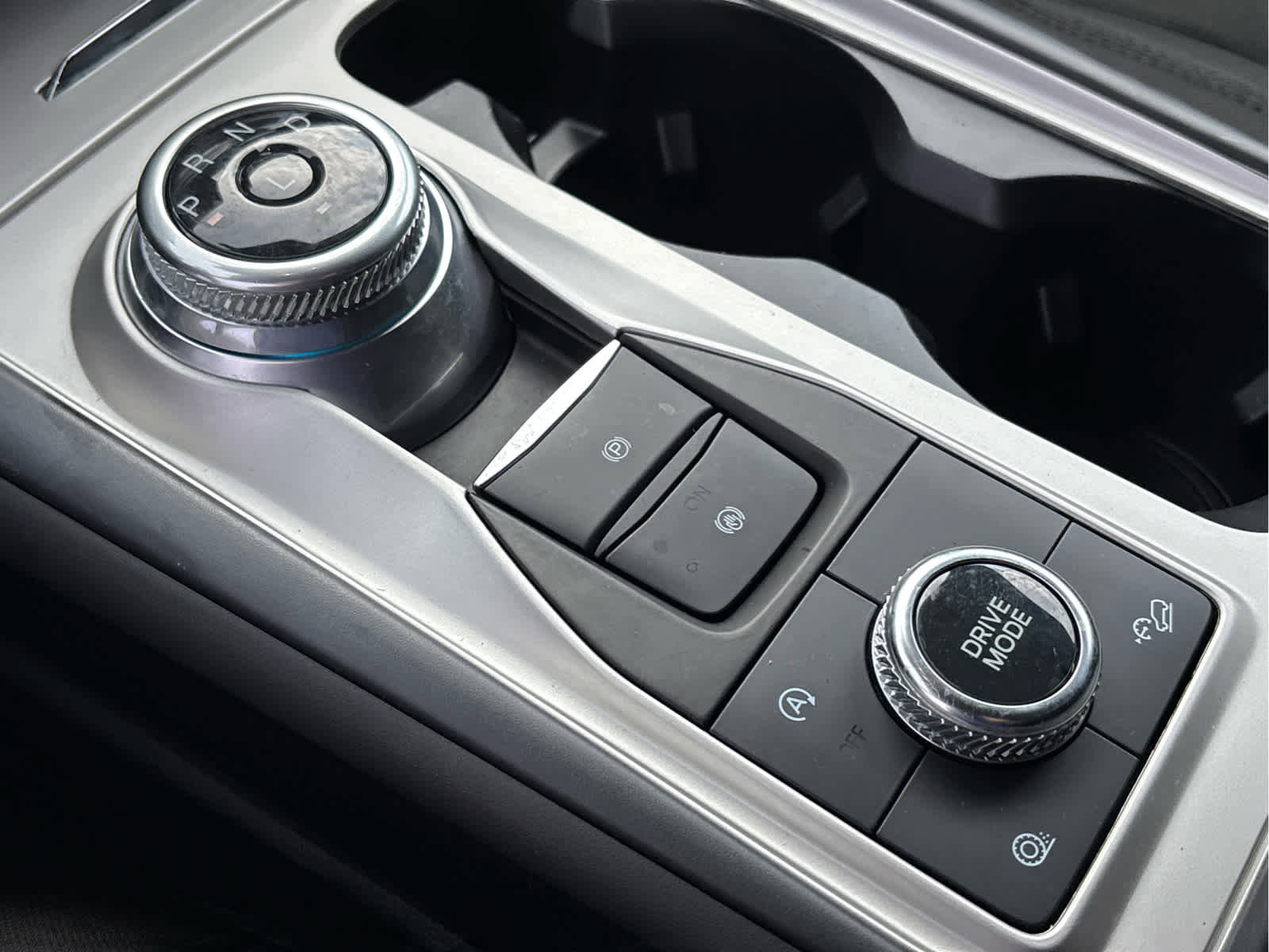 Used 2023 Ford Explorer XLT image 17