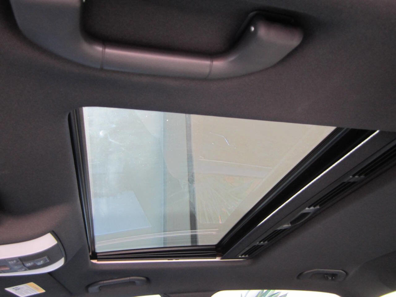 Used 2010 Mercedes-Benz E 350 E 350 Sport 4dr Sedan image 33