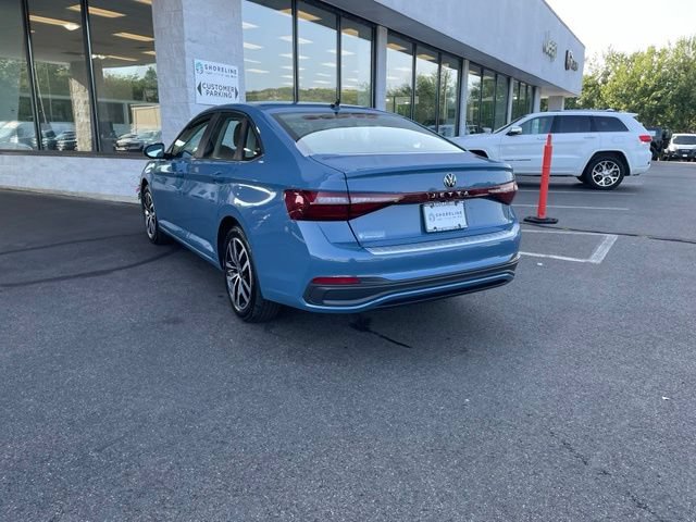 Used 2025 Volkswagen Jetta SE FWD image 7