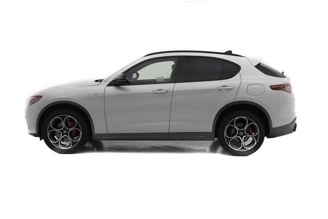 New 2024 Alfa Romeo Stelvio Ti AWD/4WD image 3