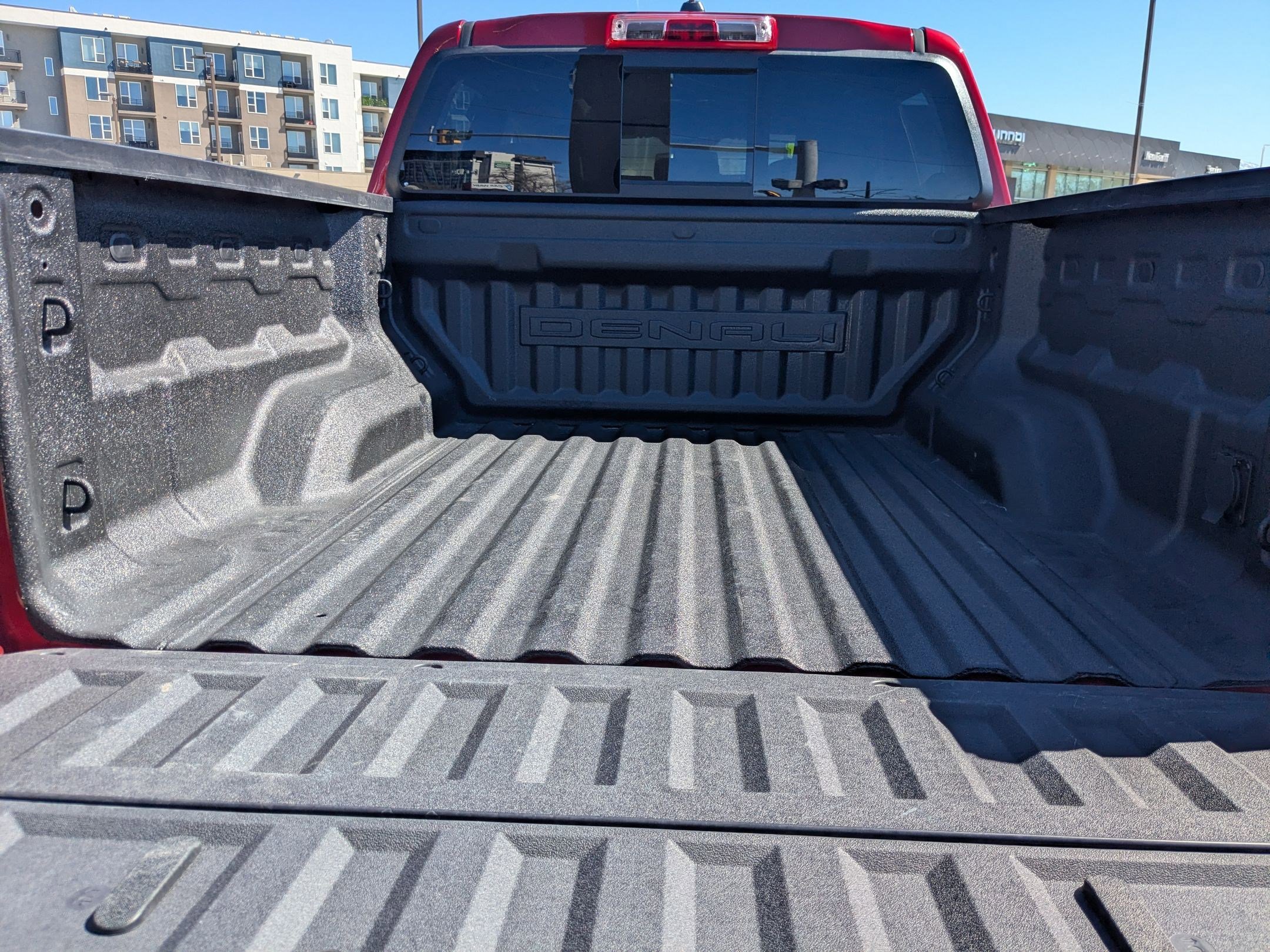 Used 2024 GMC Canyon Denali image 32