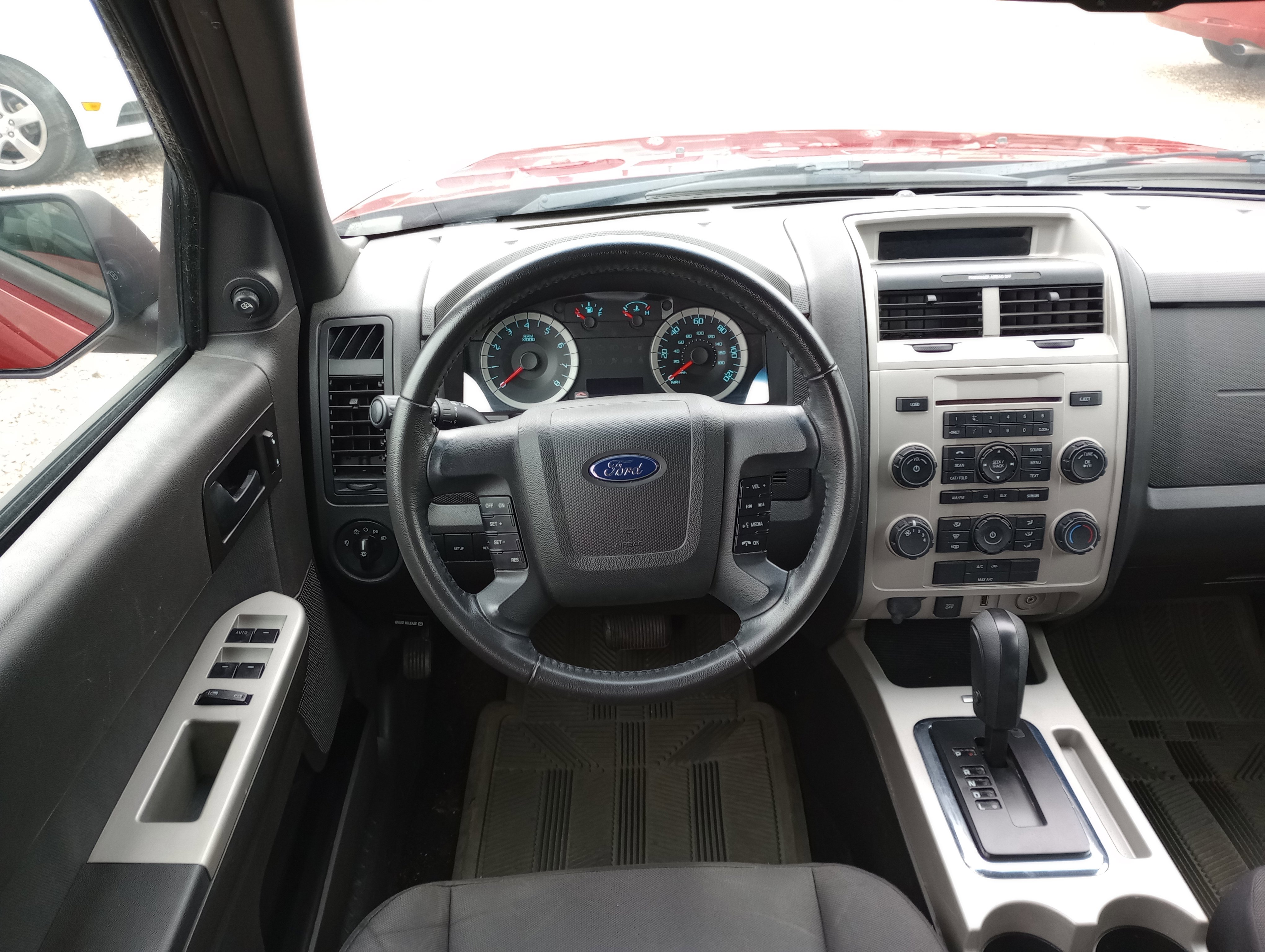 Used 2012 Ford Escape XLT image 9