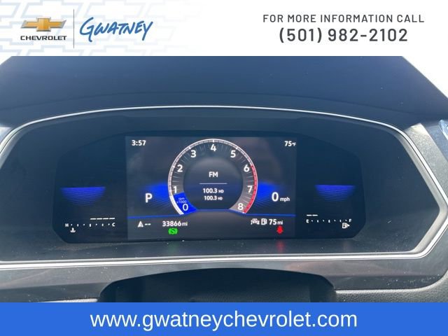 Used 2023 Volkswagen Tiguan SE w/ Panoramic Sunroof Package image 15