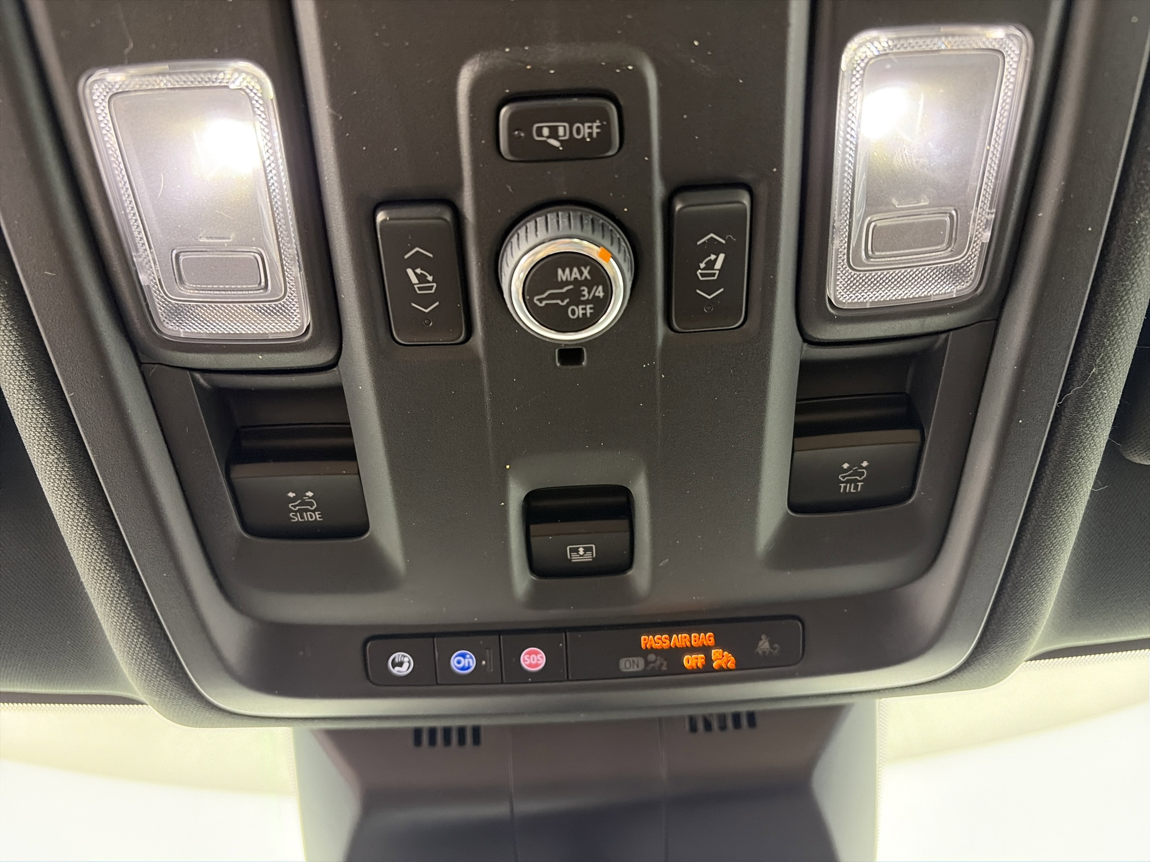 Used 2023 Cadillac Escalade Premium Luxury AWD/4WD image 2
