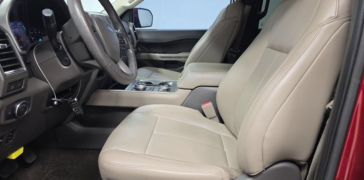 Used 2019 Ford Expedition Max XLT w/ Equipment Group 202A AWD/4WD image 7