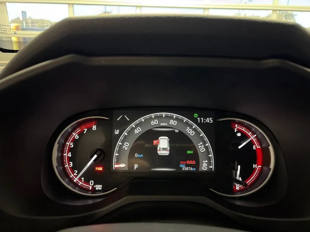 Used 2025 Toyota RAV4 XLE AWD/4WD image 22
