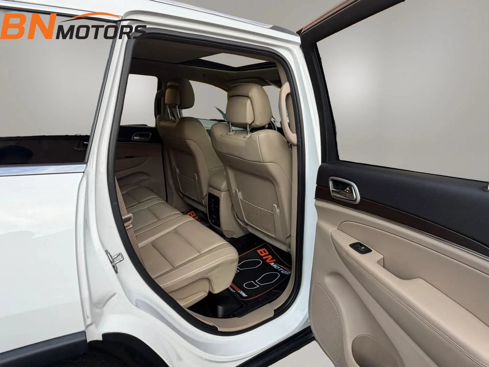 Used 2018 Jeep Grand Cherokee Limited w/ Luxury Group II AWD/4WD image 14