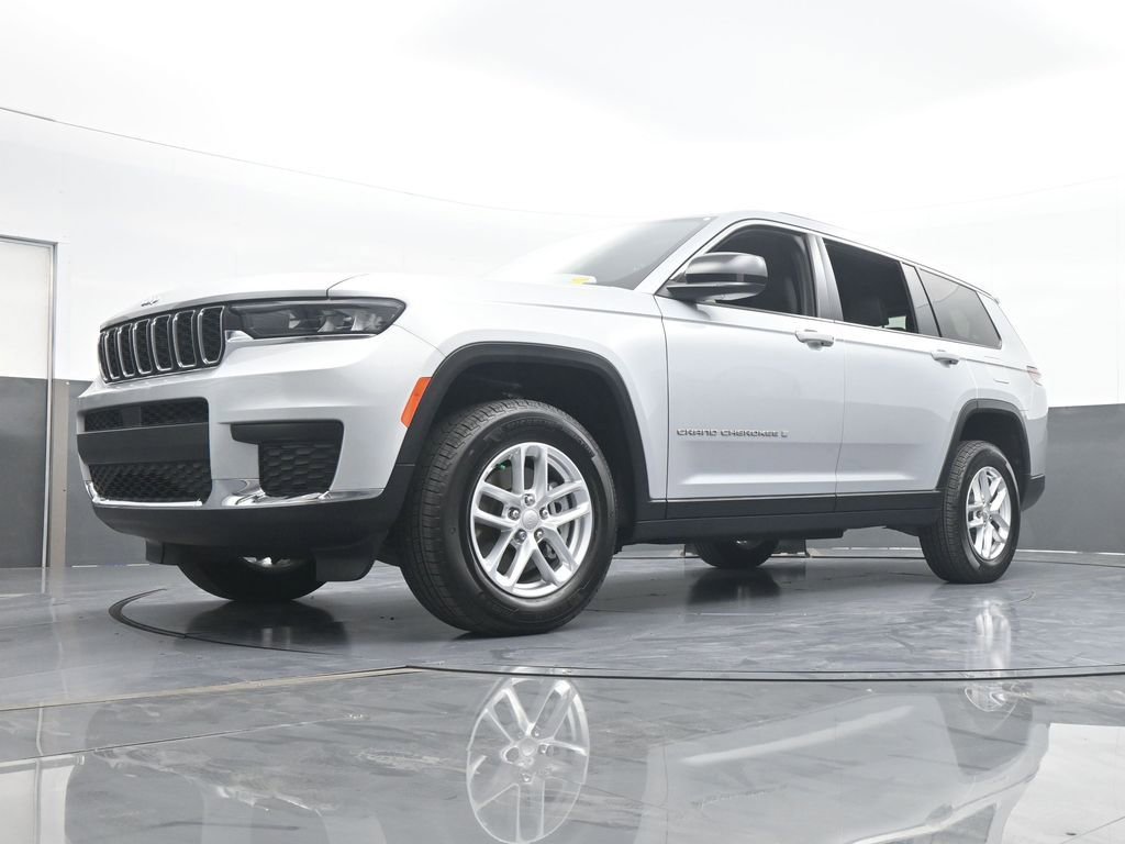 Used 2024 Jeep Grand Cherokee L Laredo w/ Luxury Tech Group I image 57