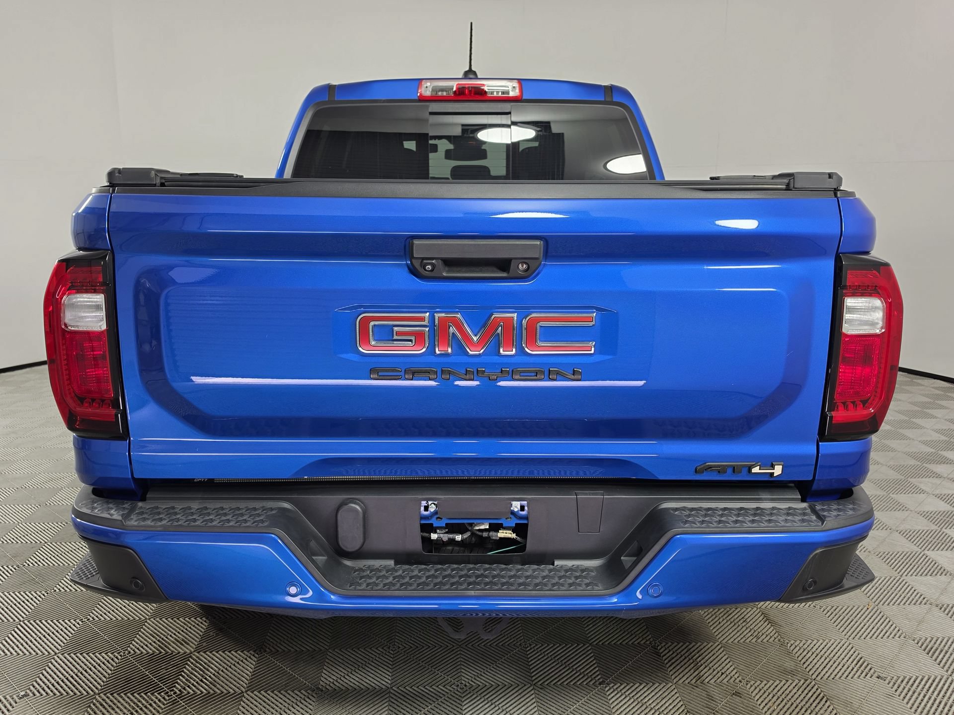 Used 2023 GMC Canyon AT4 w/ AT4 Premium Package AWD/4WD image 6