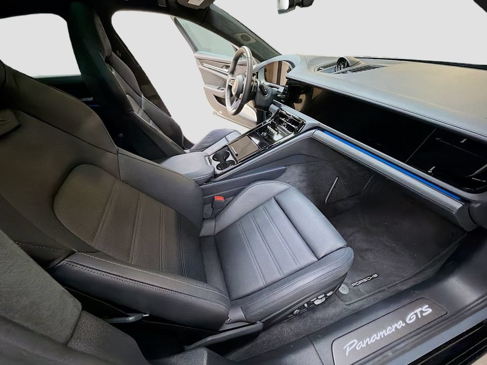 Certified 2026 Porsche Panamera GTS AWD/4WD image 30