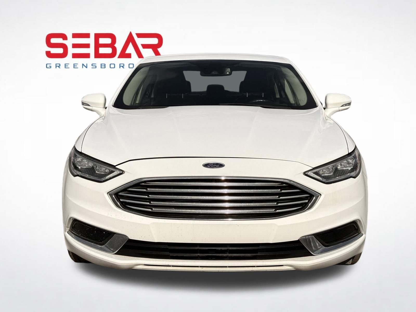Used 2018 Ford Fusion SE w/ Equipment Group 602A FWD image 3