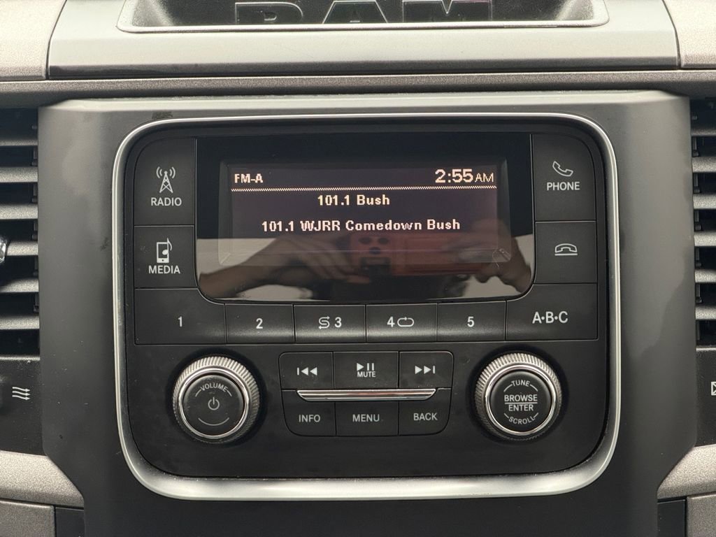 Used 2018 RAM 1500 Express image 21