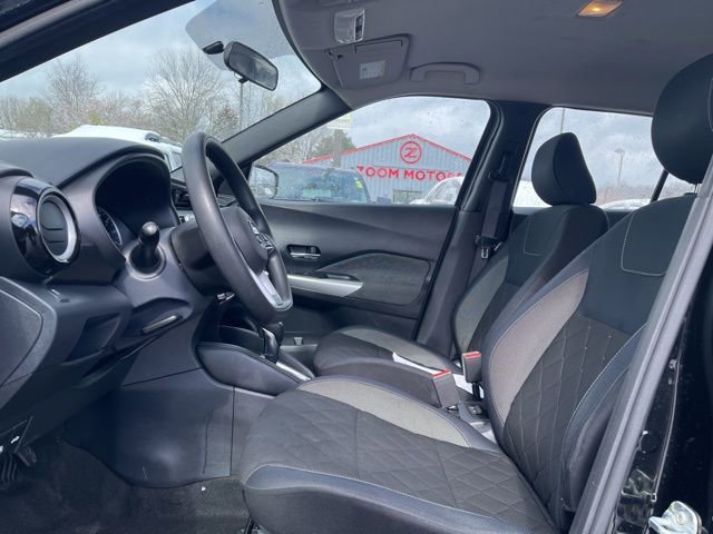 Used 2018 Nissan Kicks SV FWD image 13