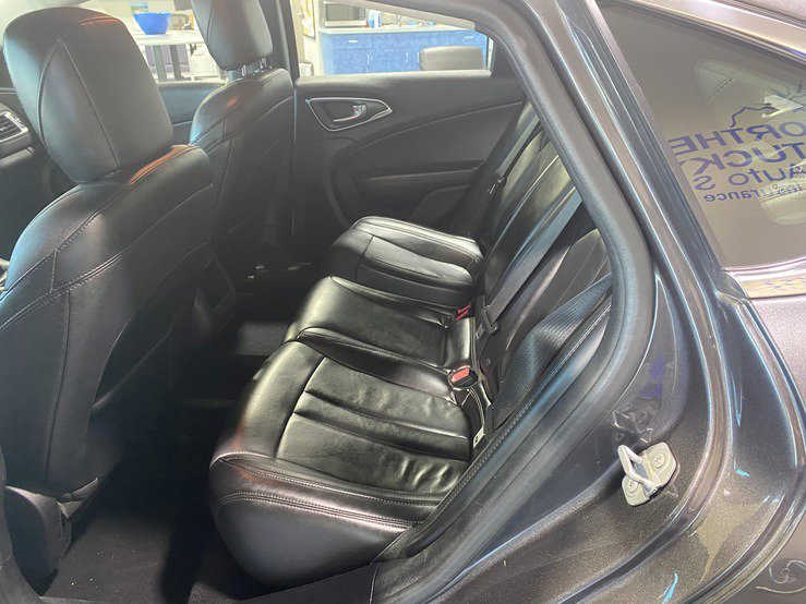 Used 2016 Chrysler 200 Limited FWD image 16
