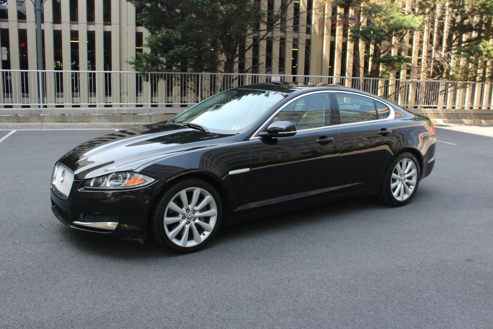 Used 2013 Jaguar XF 3.0 AWD/4WD image 12