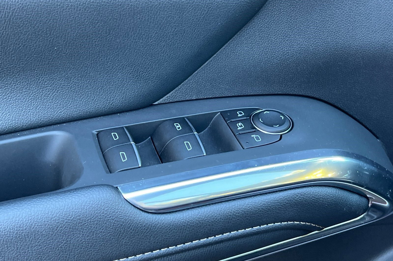 Certified 2025 Chevrolet Traverse High Country w/ LPO, Floor Liner Package image 8