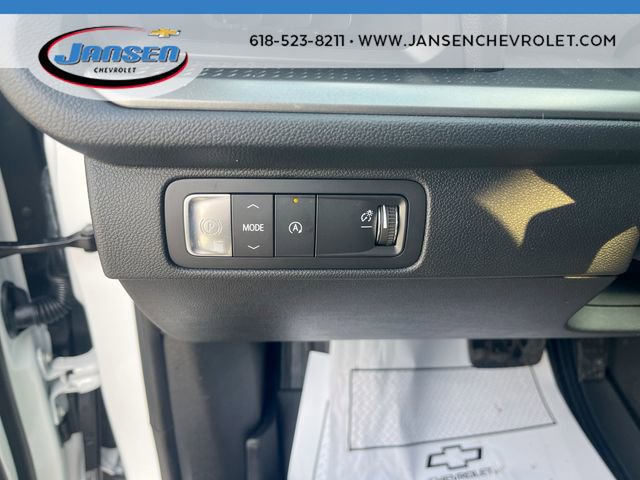 New 2026 Chevrolet Traverse LT w/ Driver Confidence Package FWD image 17