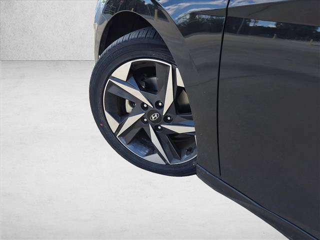 Used 2023 Hyundai Elantra SEL w/ Convenience Package FWD image 8