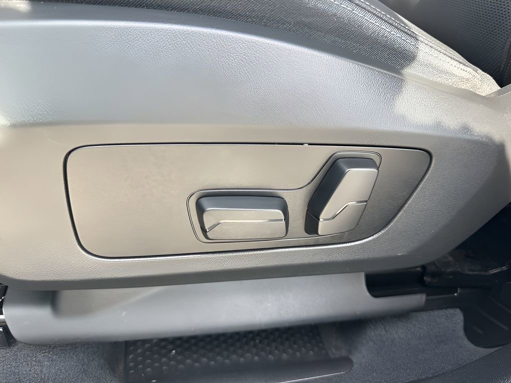 Used 2023 BMW X1 xDrive28i w/ Premium Package image 10