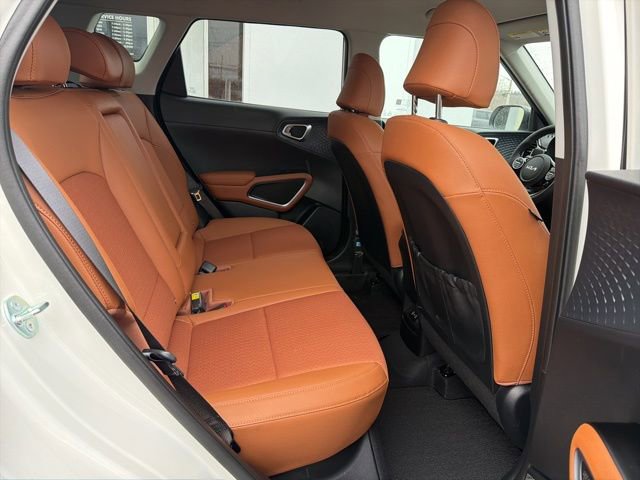 Used 2025 Kia Soul EX image 40
