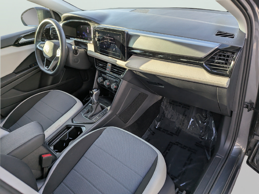 Certified 2025 Volkswagen Taos S FWD image 9