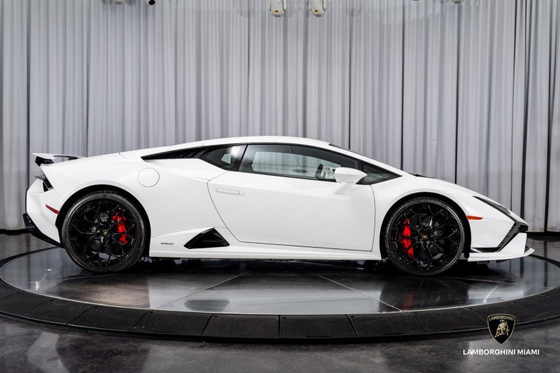 Used 2024 Lamborghini Huracan Tecnica image 23