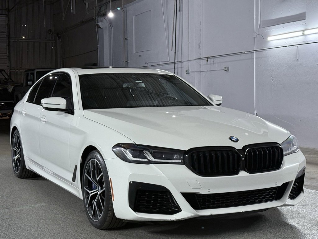 Used 2021 BMW M550i xDrive w/ Premium Package image 4