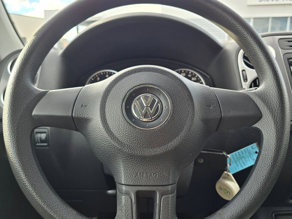 Used 2011 Volkswagen Tiguan S image 24