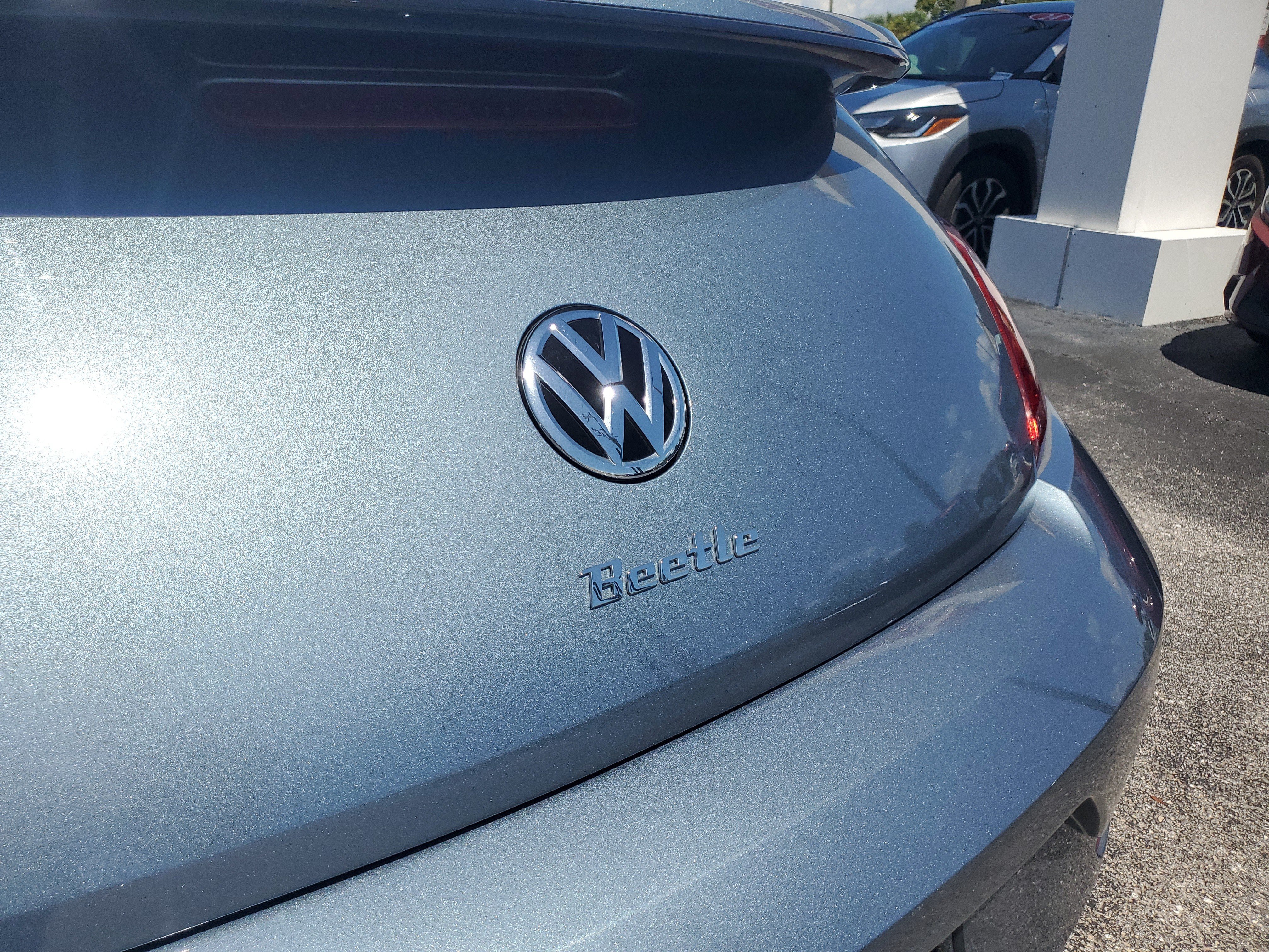 Used 2019 Volkswagen Beetle 2.0T SE FWD image 9