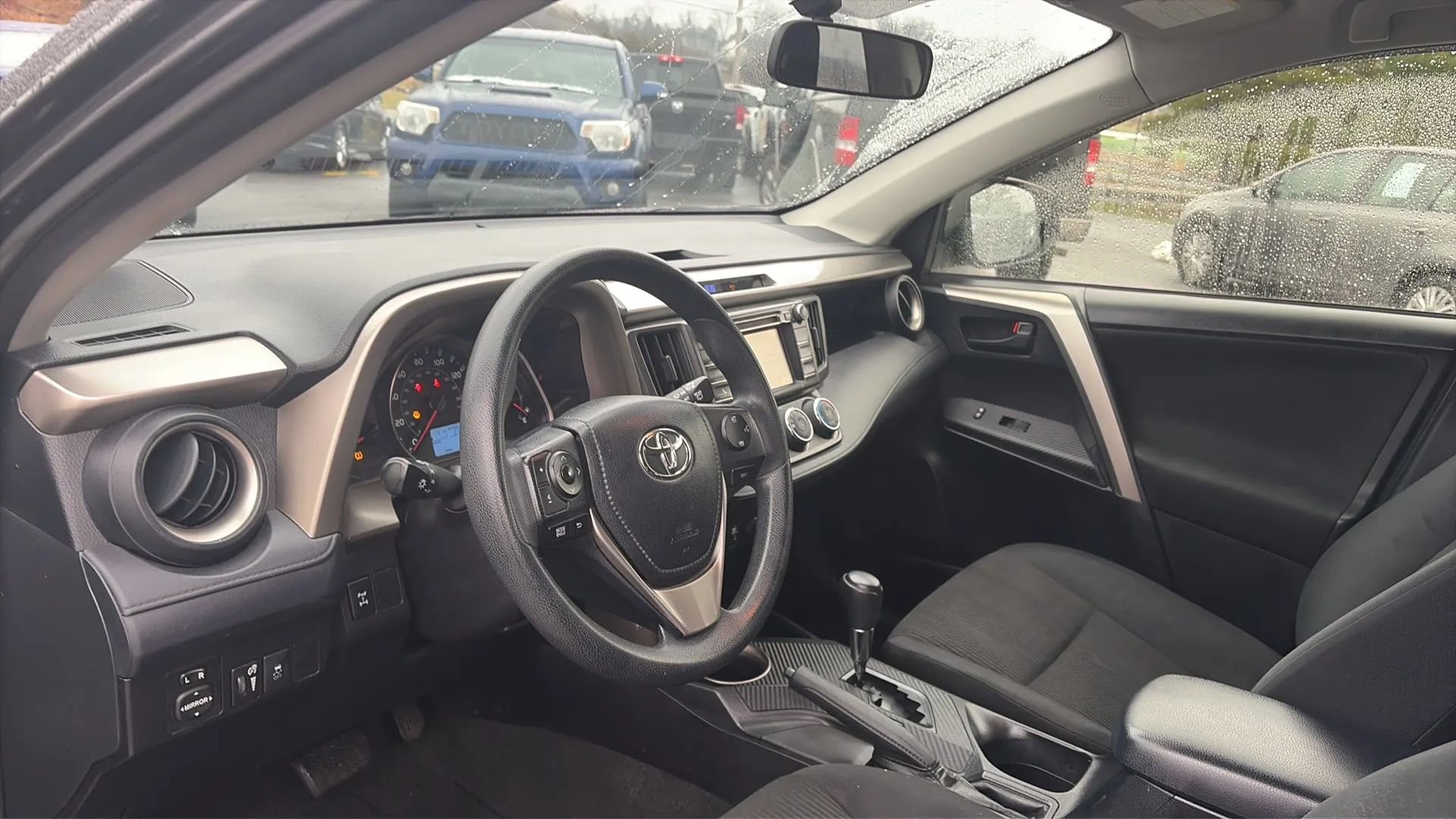 Used 2015 Toyota RAV4 LE image 36