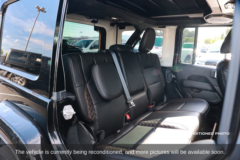 Used 2023 Jeep Wrangler Unlimited Sahara AWD/4WD image 13