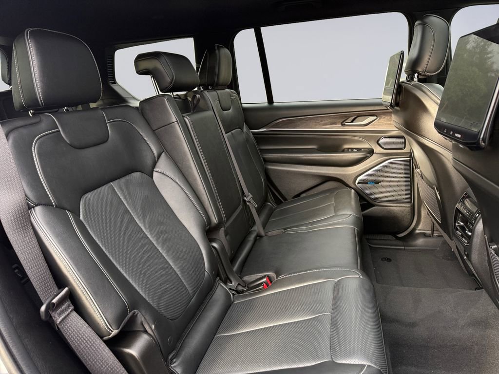 Certified 2024 Jeep Grand Cherokee L Overland w/ Rear Seat Video Group I image 22