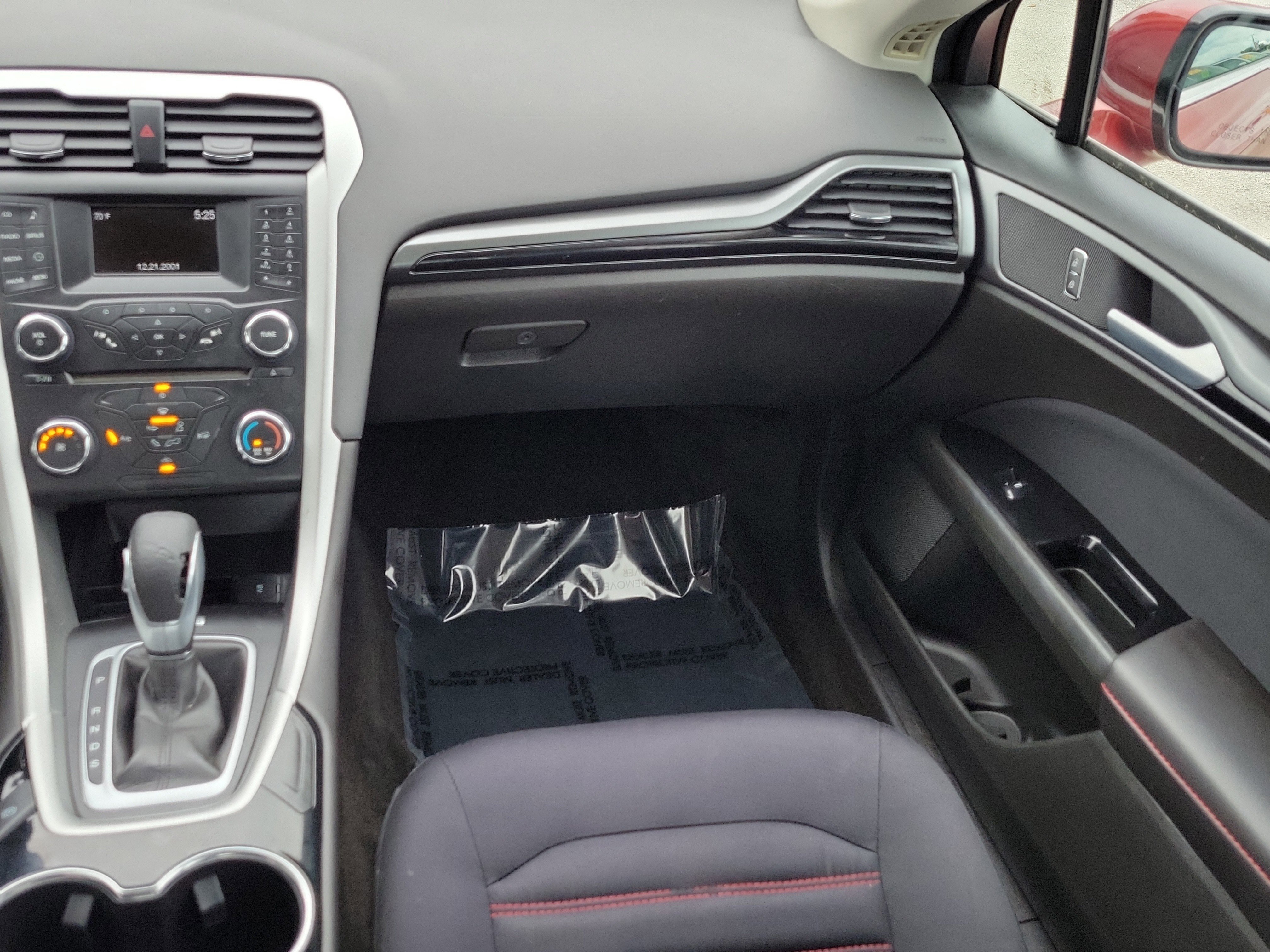 Used 2014 Ford Fusion SE w/ Equipment Group 201A image 17