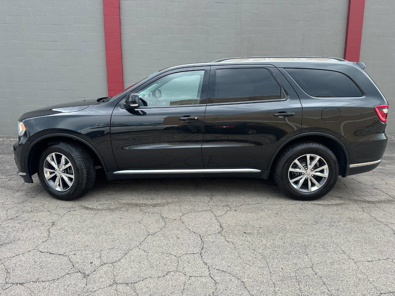Used 2016 Dodge Durango Limited w/ Nav & Power Liftgate Group image 2