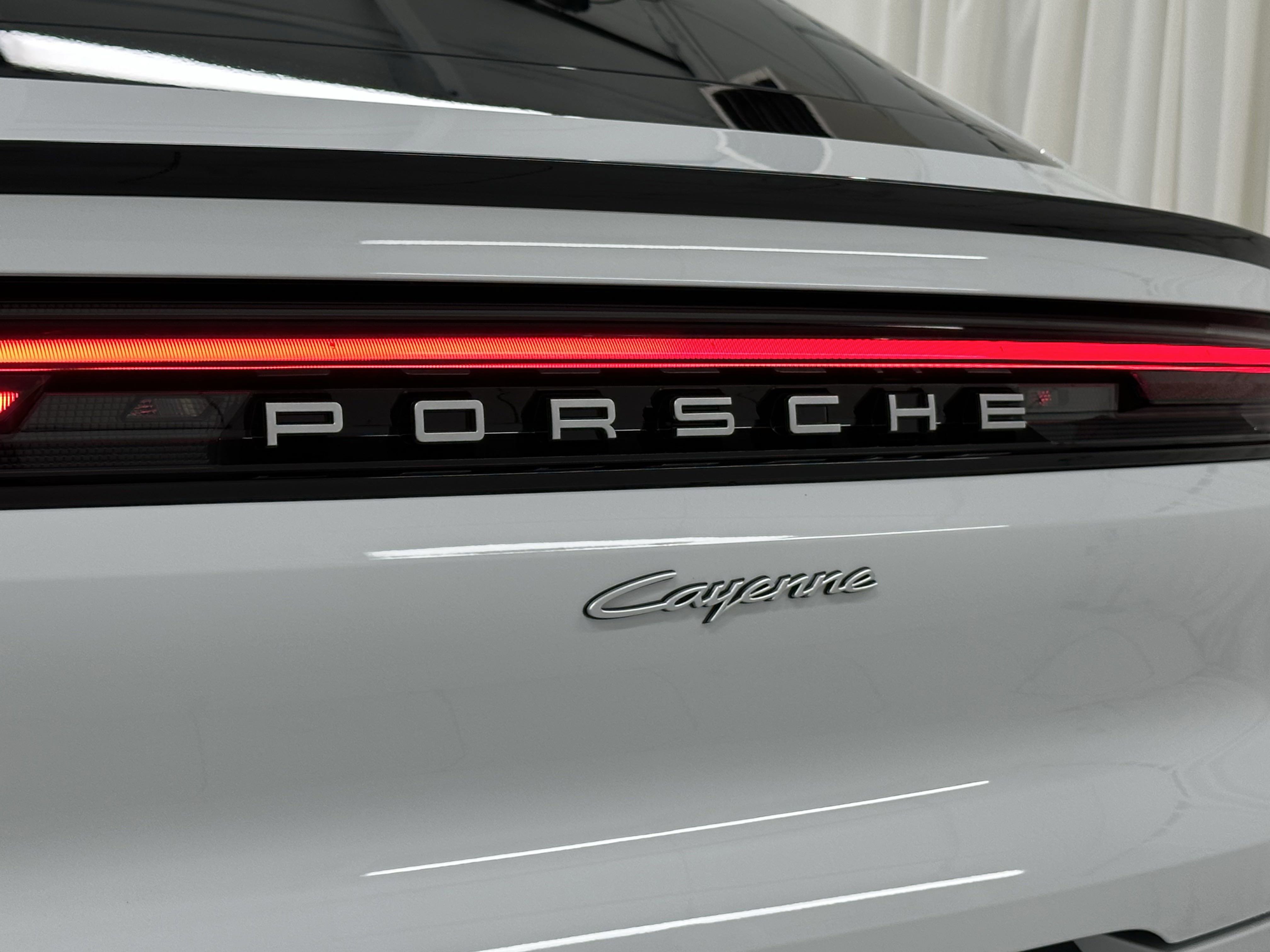 Certified 2025 Porsche Cayenne E-Hybrid image 62