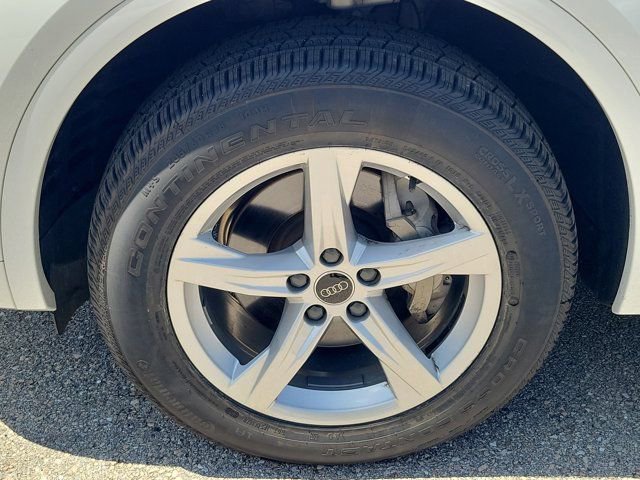 Certified 2023 Audi Q5 Premium AWD/4WD image 9