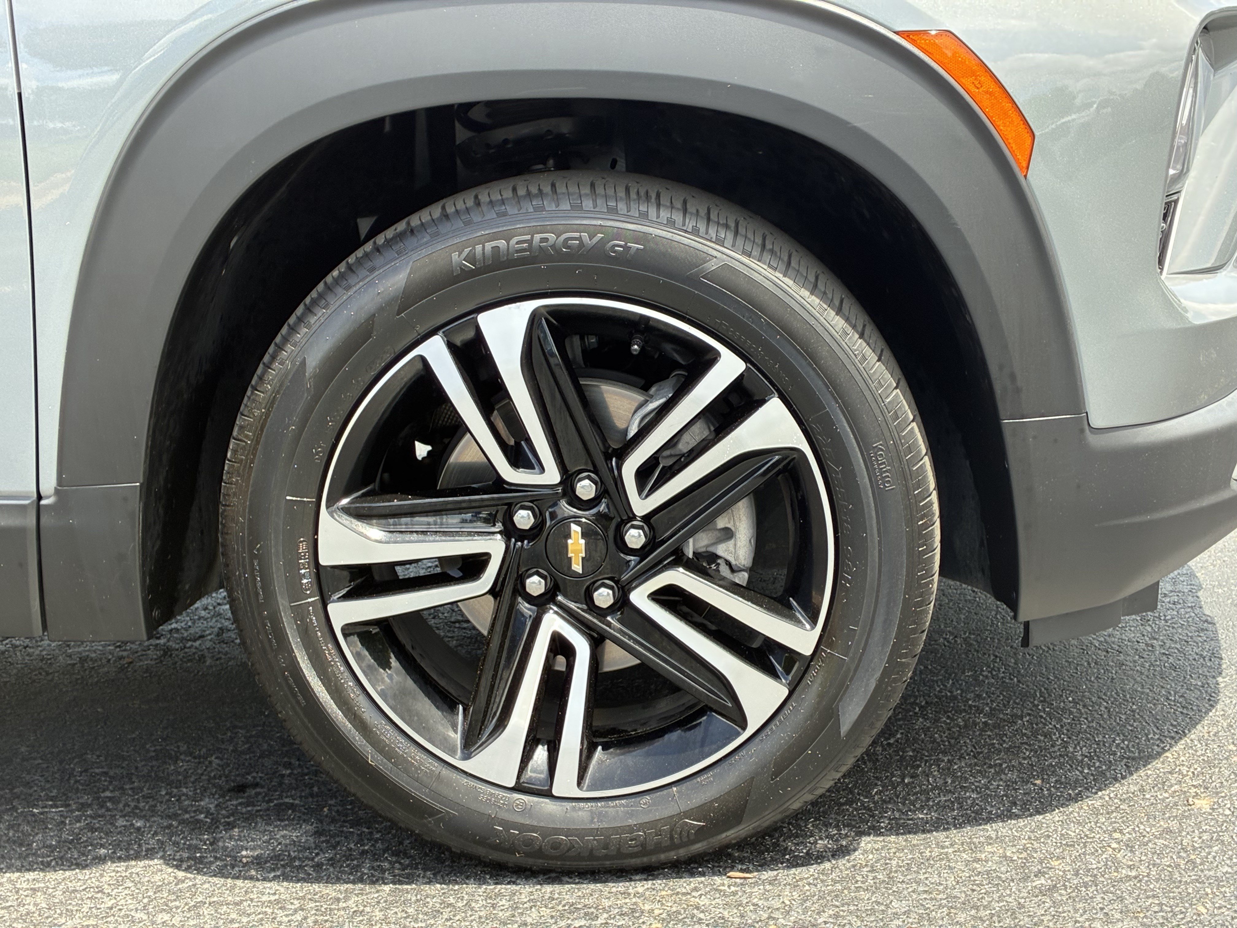 Used 2024 Chevrolet TrailBlazer LT w/ LT Cold Weather Package FWD image 6