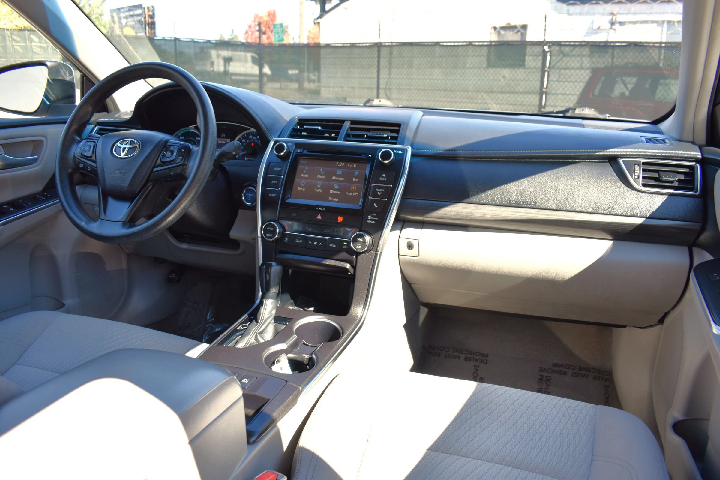 Used 2016 Toyota Camry LE FWD image 12