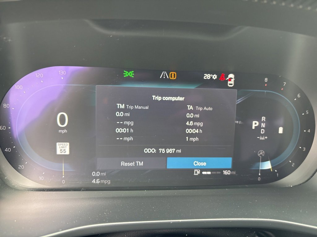 Used 2023 Volvo XC40 B4 Ultimate image 10