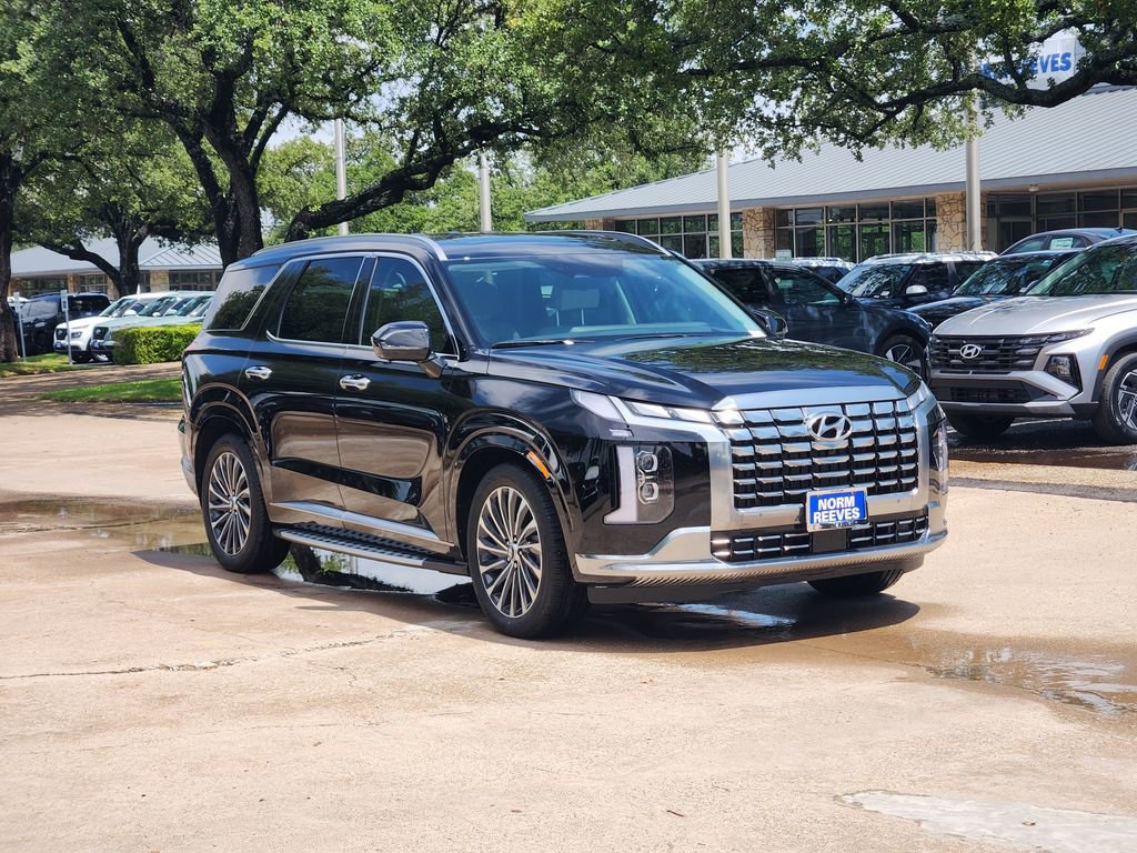 Used 2025 Hyundai Palisade Calligraphy FWD image 3