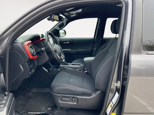 Used 2020 Toyota Tacoma TRD Off-Road AWD/4WD image 9