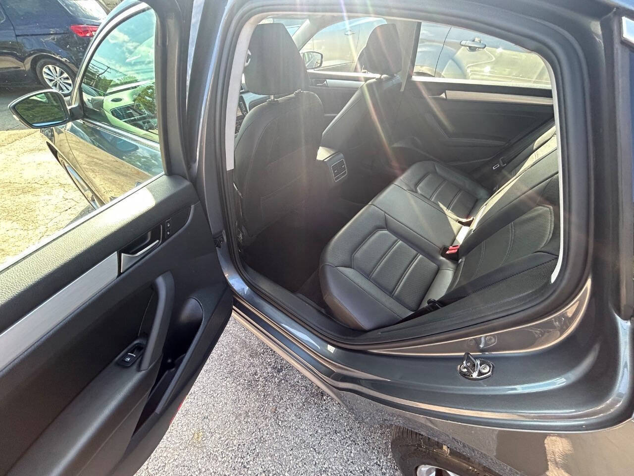 Used 2013 Volkswagen Passat 2.5 SE FWD image 7