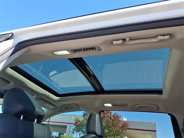 Used 2024 Subaru Ascent Touring image 9