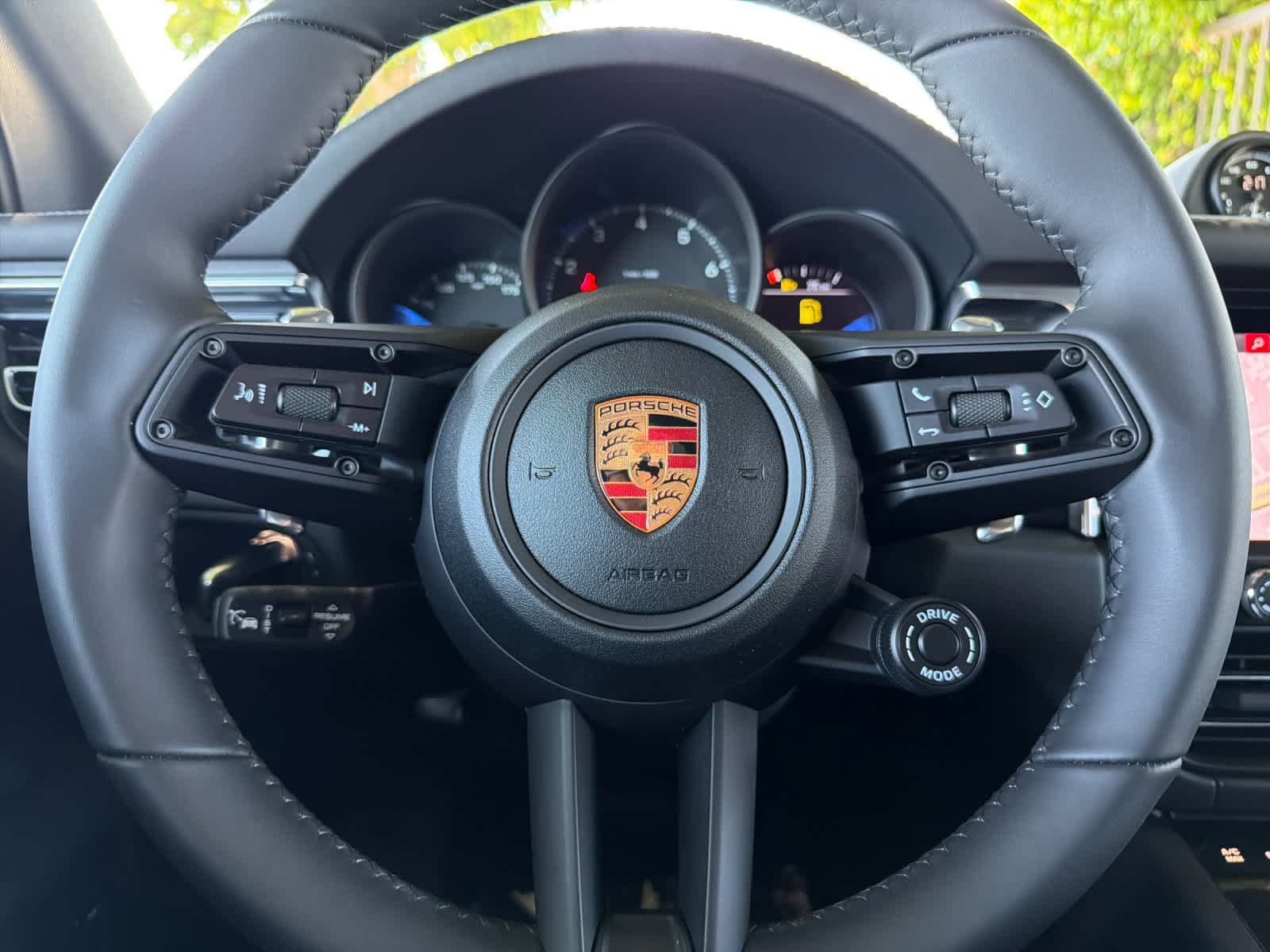 New 2026 Porsche Macan AWD/4WD image 25
