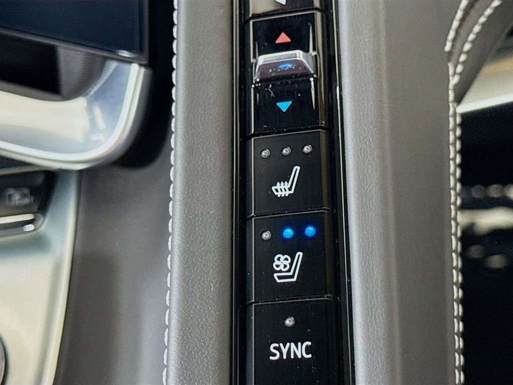 Used 2023 Chevrolet Corvette Z06 w/ Engine Appearance Package image 23