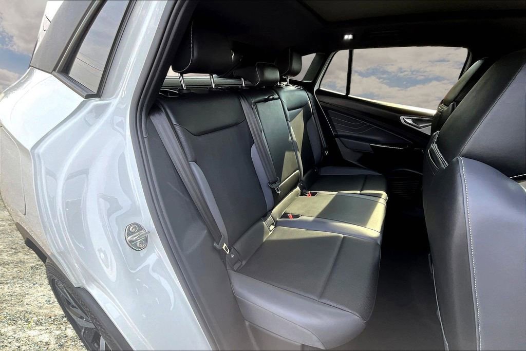 Used 2023 Volkswagen ID.4 Pro S image 25