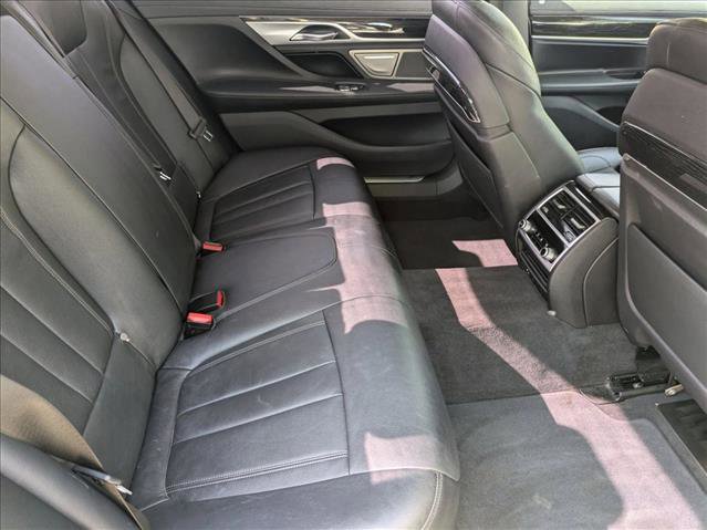 Used 2020 BMW 745e xDrive image 18